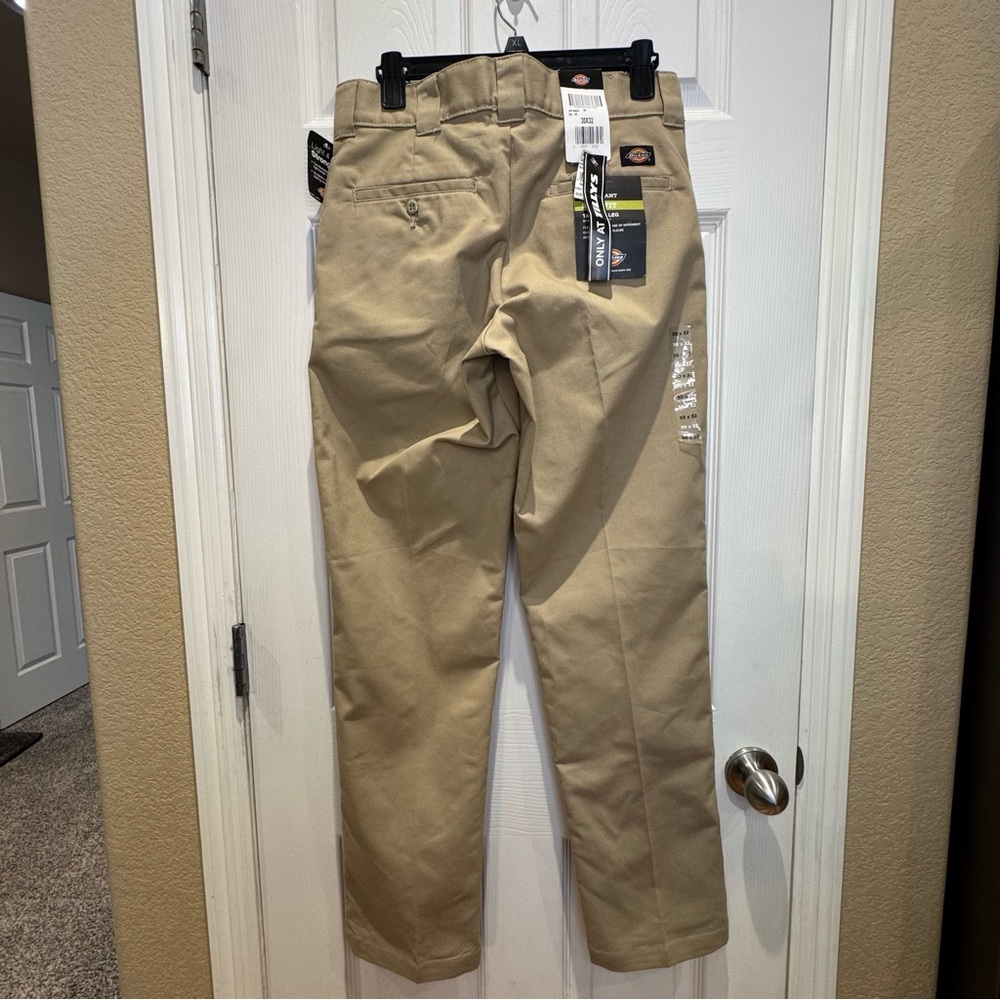 NEW Dickies Flex Men's 30x32 Slim Fit Khaki Pant Workwear Casual - Picture 3 of 9